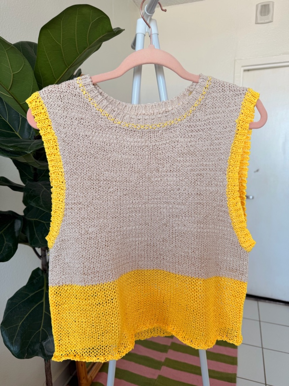 Zara Yellow and Cream Knit VEST - Picture 3 of 13
